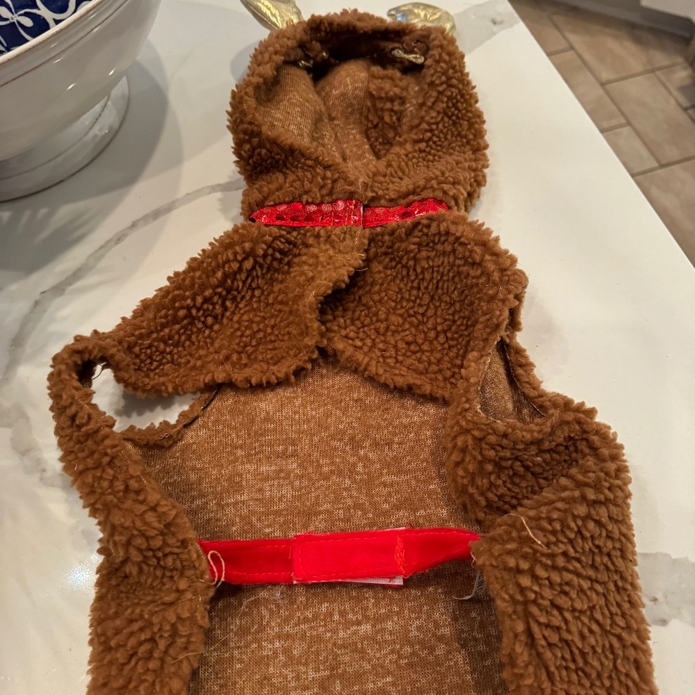 TARGET HOLIDAY DOG REINDEER COSTUME SMALL DOG NECK 6" TOP TO BOTTOM 21" PIT TO P